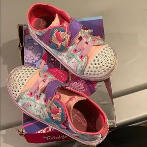 Twinkle toes Light up sneakers